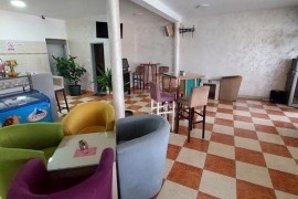 Potrebne radnice, Caffe Enigma, Zrenjanin