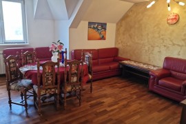 Izdajem stan na Altini kod hotela Bali, 78 m2, 78 m², Beograd (Zemun)