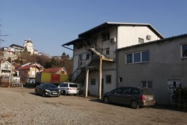 Prodajem / izdajem poslovni objekat sa halom ul. Vinogradska