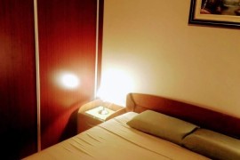 Zemun, Karađorđev trg-soba izdavanje