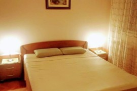 Zemun, Karađorđev trg-soba izdavanje