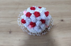 Dekorativni buket od satenskih ružica – ručni rad, Subotica