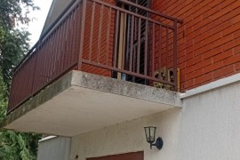 Avala, blizu megamarketa Koka Mar, 200 m2 , Ripanj