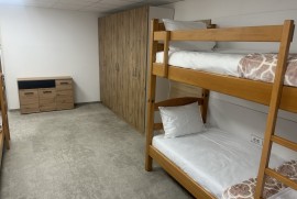 Izdajem sobe u Borči - hostelski tip smeštaja