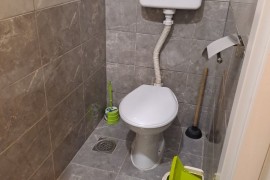 Zemun, naselje Nova Galenika, izdajem sobu za zaposlenu osobu