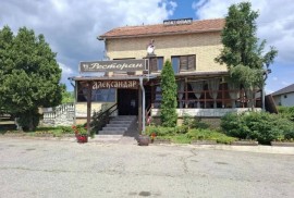 Kuca sa restoranom u Irigu, Irig