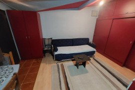 Izdajem stan u Krnjaci, garsonjera 22 kvadrata za jednu osobu, 22 m², Beograd (Palilula)
