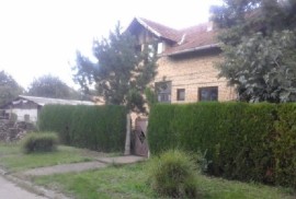 Hitna prodaja!Porodične kuce-kula vojvodina, Kula