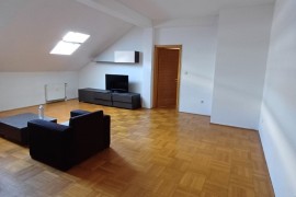 Komforan 3-soban stan u strogom centru, Subotica