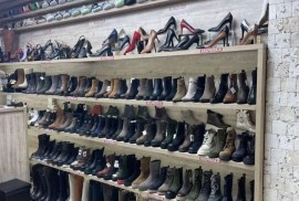 Police za butik, Beograd (Novi Beograd)