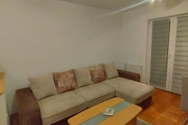 Izdavanje,Karaburma, dvosoban , namešten. 40 m2, 420 evra, 40 m²