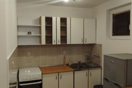 Izdavanje,Karaburma, dvosoban , namešten. 40 m2, 420 evra, 40 m²