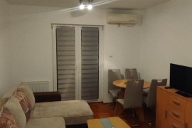 Izdavanje,Karaburma, dvosoban , namešten. 40 m2, 420 evra, 40 m²