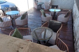Potrebne radnice, Caffe Enigma, Zrenjanin