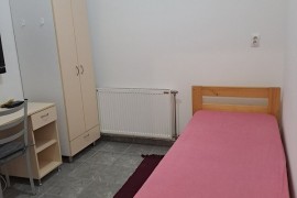 Zemun, Nova Galenika, izdajem sobu za zaposlenu osobu.