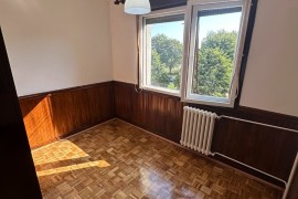 Prodajem stan u Sremcici-Tomasa Edisona, Sremčica