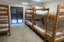 Izdajem sobe u Borči - hostelski tip smeštaja, 20 m², Beograd