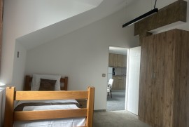 Izdajem sobe u Borči - hostelski tip smeštaja, 20 m², Beograd