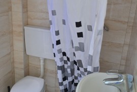 Prodajem splav u Ostružnici na odličnoj lokaciji