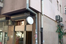 Izdajem lokal površine 18 m2 Bogdana Tirnanica 12, kod Lidla