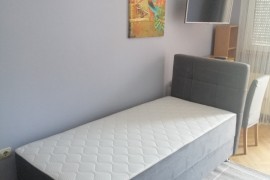 Izdajem garsonjeru na Grbavici u Novom Sadu , 26 m², Novi Sad