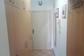 Izdajem garsonjeru na Grbavici u Novom Sadu , 26 m², Novi Sad