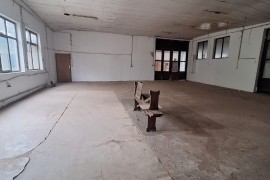Iznajmljujem magacinski i kancelarijski prostor - Zemun 