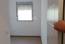 Borča, JNA – 2,5s stan 49m² + dvorište 30m², prizemlje, novogradnja, Borča