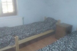 Smestaj za terenske radnike u dvokrevetnim i trokrevetnim sobama