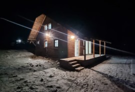 Zlatibor, drvena kuca sa bazenom na prodaju 96 m2 na placu od 5,5 ari, Zlatibor