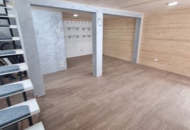 Zlatibor, drvena kuca sa bazenom na prodaju 96 m2 na placu od 5,5 ari, Zlatibor
